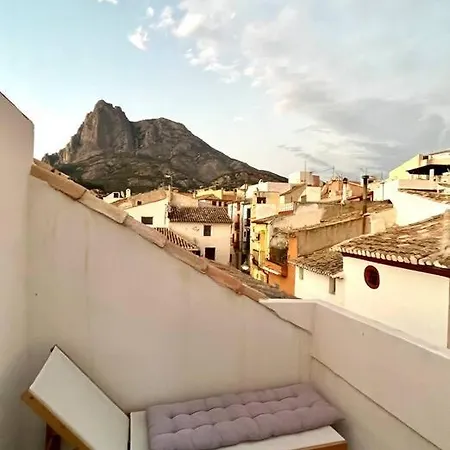 Stunning Mountain And Sea Views * フィネストラット