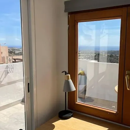 Apartmán Stunning Mountain And Sea Views *