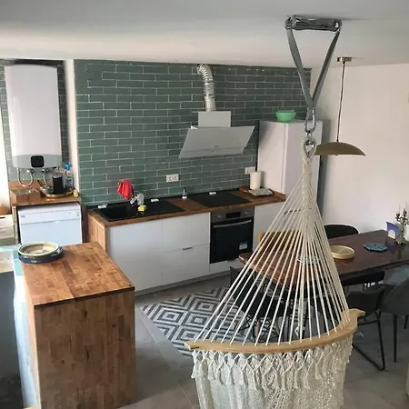 Apartmán Stunning Mountain And Sea Views